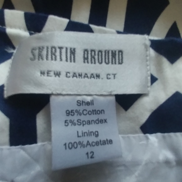 Blue and white skirt - Picture 2 of 2